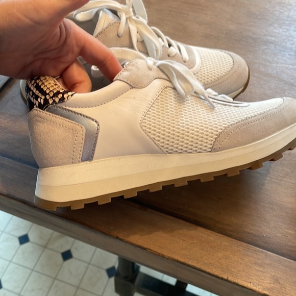 Veronica beard, tennis shoes - Picture 4 of 4